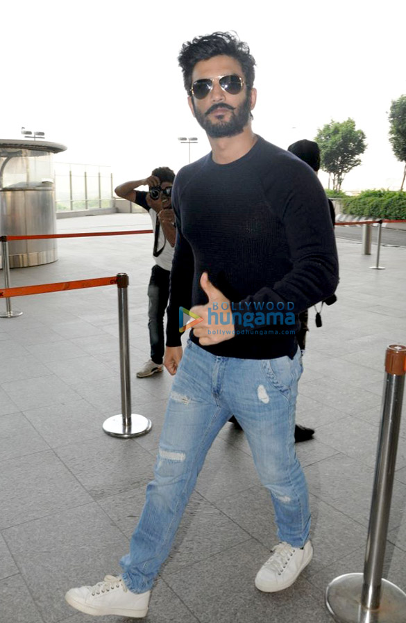 rajinikanth deepika padukone and others snapped at the airport 5