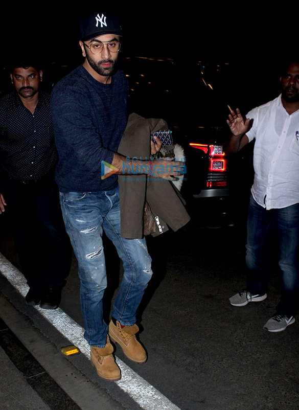 ranbir kapoor shraddha kapoor and others snapped at the airport 005 3