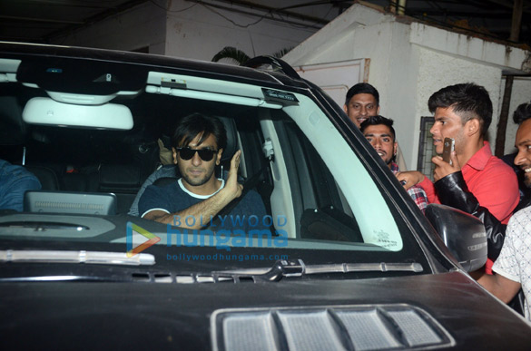 ranveer singh snapped in mumbai 1 3