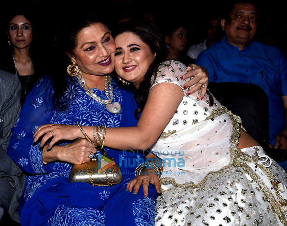 rashmi desai deepshikha and other celebs attend the 17th transmedia gujarati screen and stage awards in mumbai 10