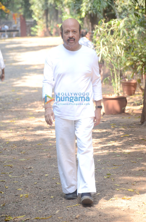 roshan family snapped at mahashivratri celebration at panvel 1