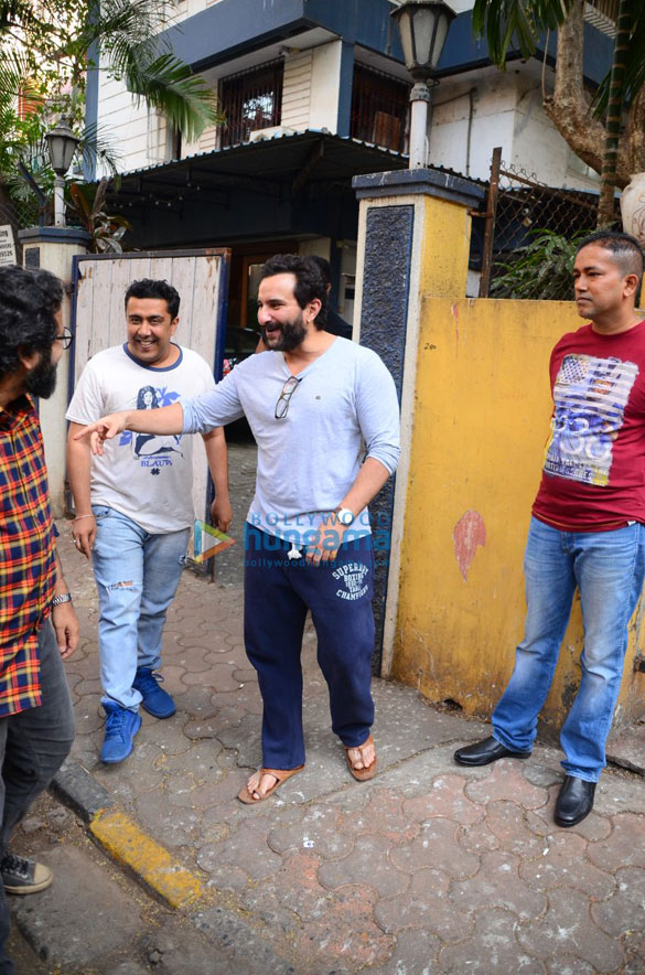 saif ali khan spotted after recording session in bandra 3