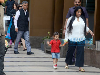 Salim Khan and Helen snapped with Sonali Bendre at BKC