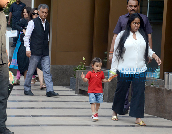 salim khan and helen snapped with sonali bendre at bkc 5