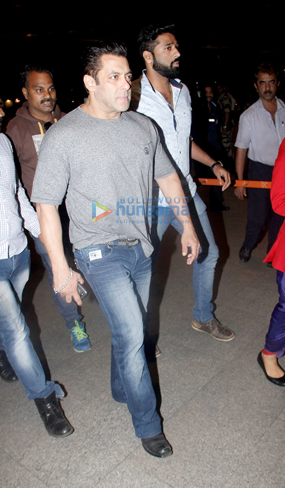 salman khan and urvashi rautela snapped at the airport 2