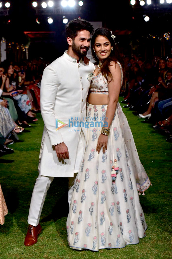 shahid kapoor mira rajput walk for anita dongres show at lakme fashion week 2018 6