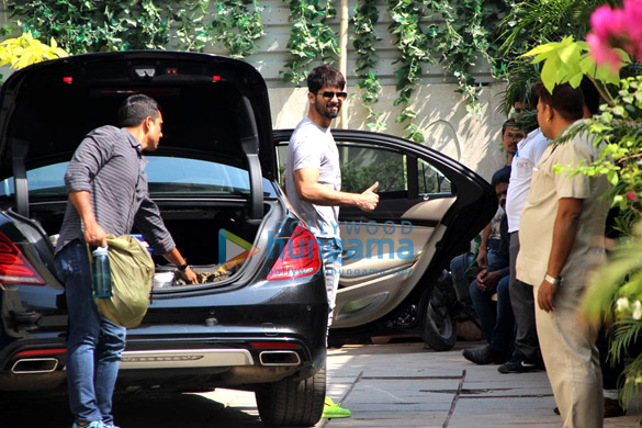 shahid kapoor and jacqueline fernandez spotted at the gym 1