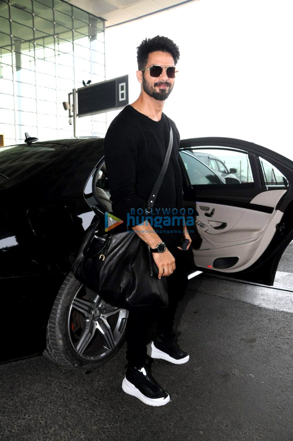 shahid kapoor and zarine khan snapped at the airport 5