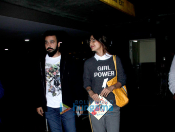 Shilpa Shetty, Raj Kundra and others snapped at the airport