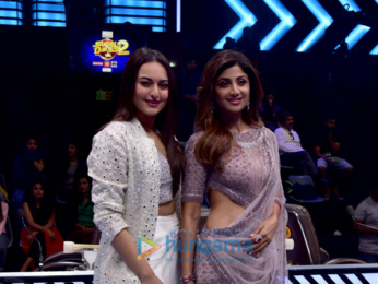 Sonakshi Sinha snapped on the sets of Super Dancer 2