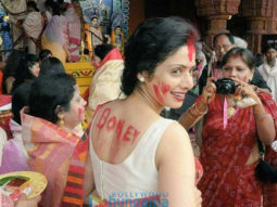 The smiling face of Sridevi during this Durga Pooja ritual will make you miss her even more!