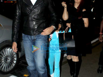 Varun Dhawan, Abhishek Bachchan, Aishwarya Rai Bachchan, Kangana Ranaut and others snapped at the airport