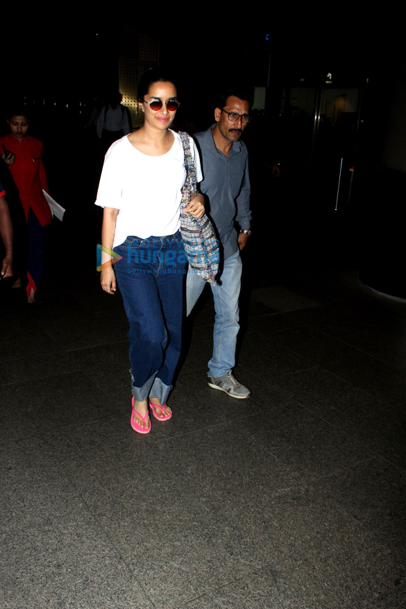 varun shraddha and anushka snapped at the airport 2