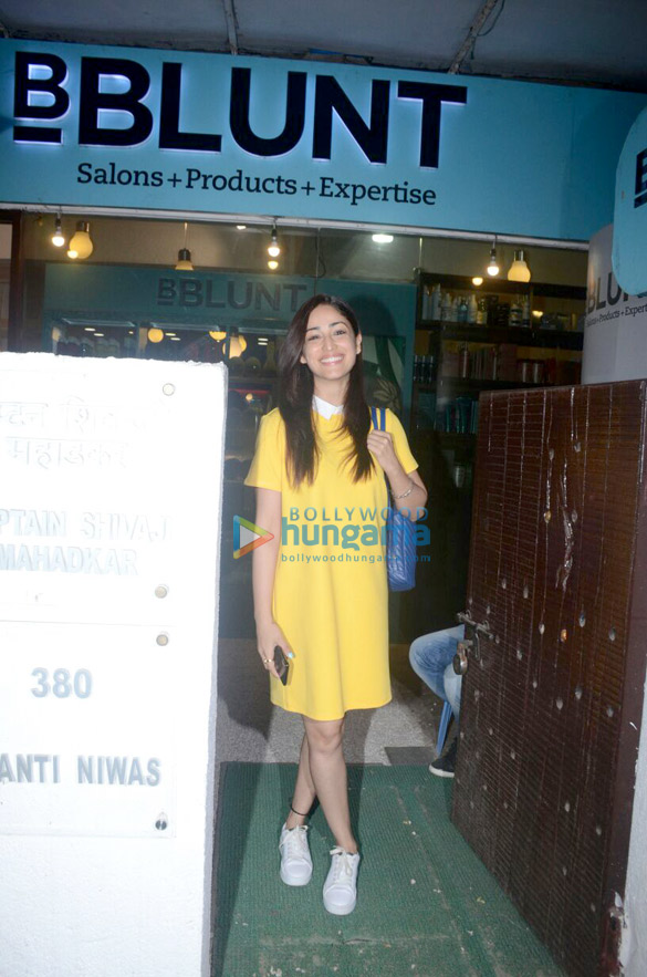 yami gautam snapped at bblunt salon 2