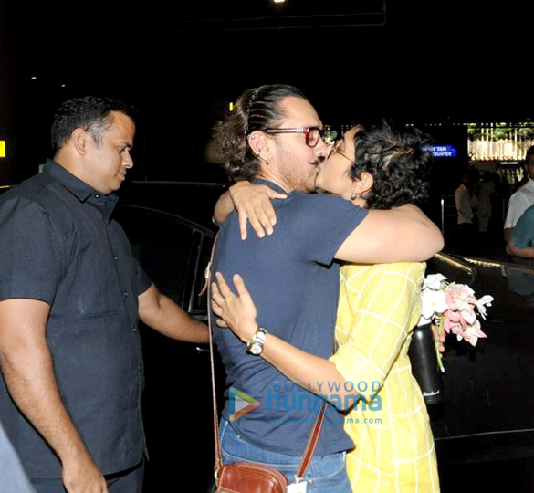 aamir khan returns from jodhpur and kiran rao comes to receive him 4
