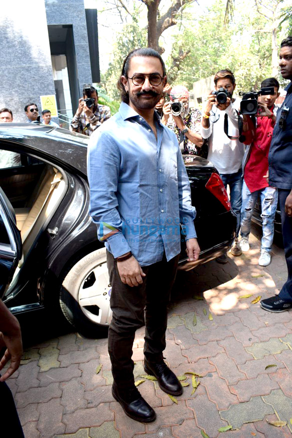 aamir khan snapped at a book launch in bandra 6