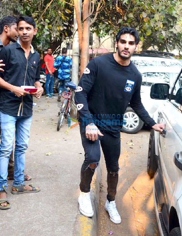 ahan shetty spotted at hakims aalim 3