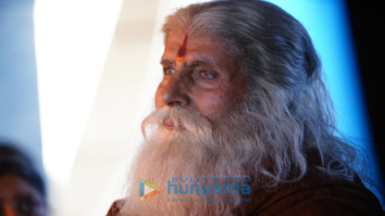 Amitabh Bachchan shares his intense looks as he begins shooting for Chiranjeevi’s Sye Raa Narasimha Reddy