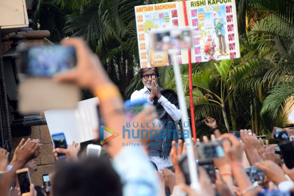 amitabh bachchan snapped meeting fans 3
