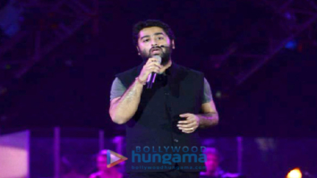 Arijit Singh gives an electrifying performance at his concert
