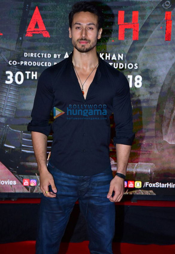celebs attend the premiere of baaghi 2 18