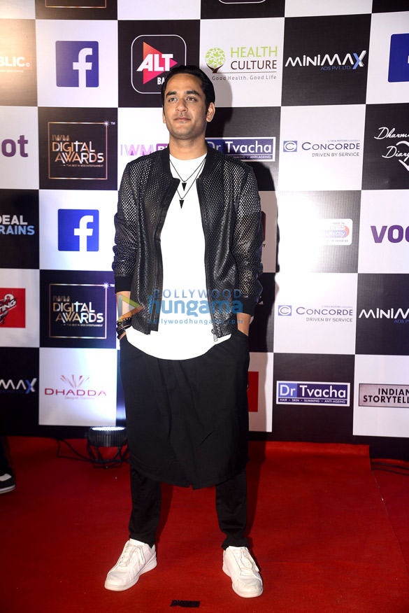 celebs grace alt balajis digital awards 20