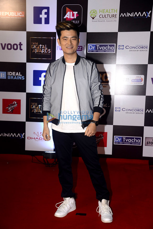 celebs grace alt balajis digital awards 28
