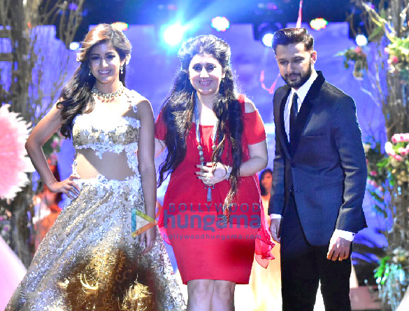 celebs grace the archana kochhars fashion show at merchant wedding show 1