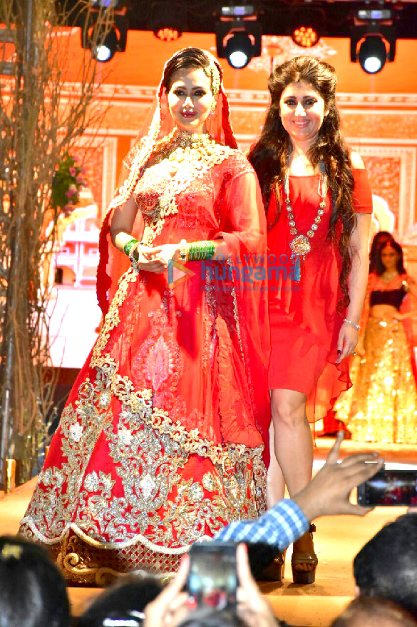 celebs grace the archana kochhars fashion show at merchant wedding show 3