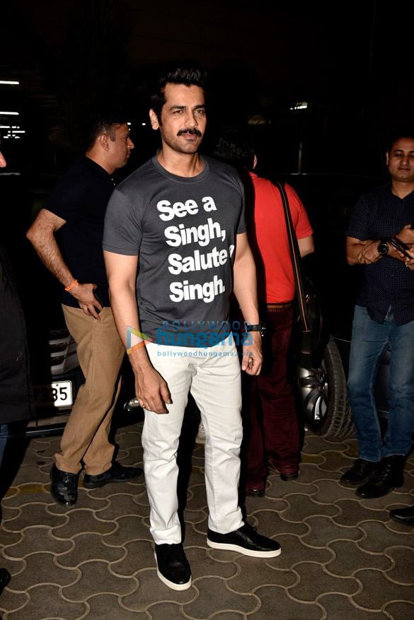 celebs grace the special screening of raid hosted by saurabh shukla 4