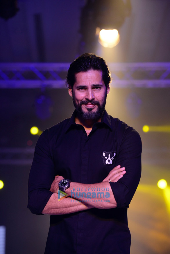 celebs walk the ramp at the bombay times fashion week 6