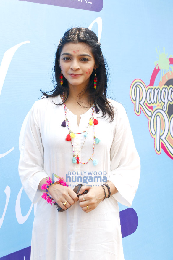 ekta kapoor hardik pandya and others at holi invasion party 6