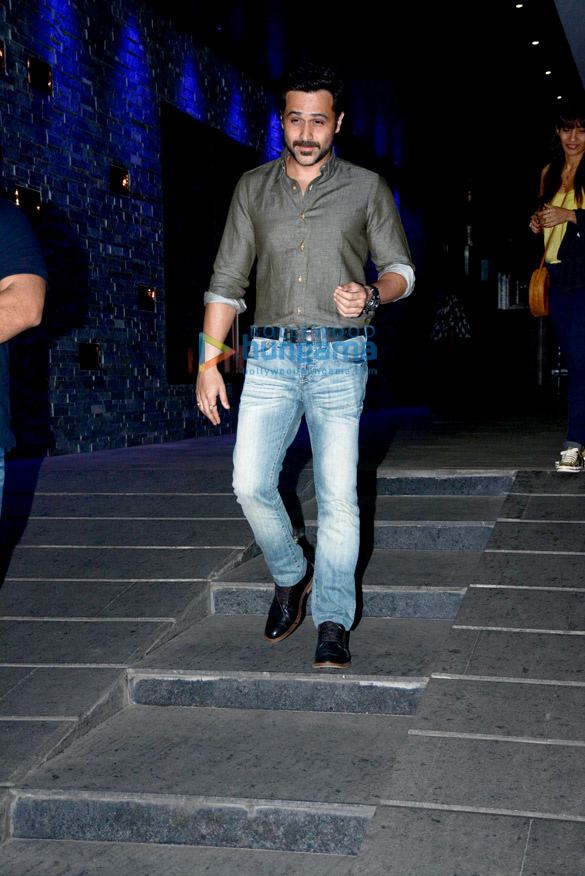 emraan hashmi spotted with his friends at hakkasan 4