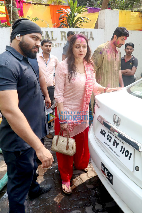 hema malini snapped after a holi party at daughter esha deols residence 6