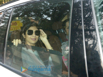 Kangana Ranaut and Shilpa Shetty visits Sridevi's residence to meet Boney Kapoor and family