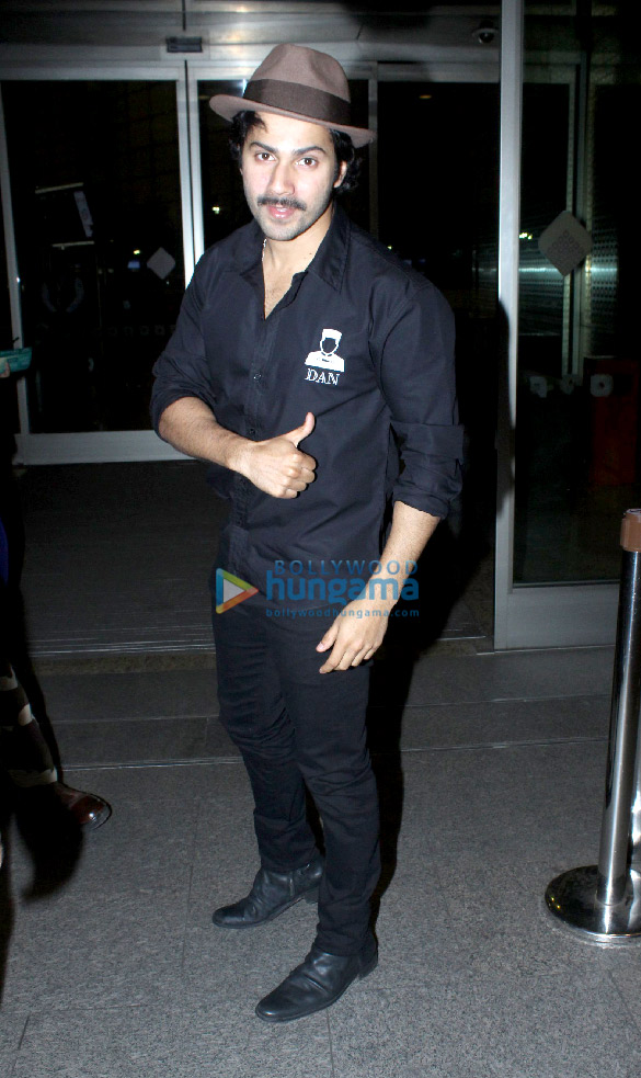 malaika arora kartik aaryan and others snapped at the airport1 2