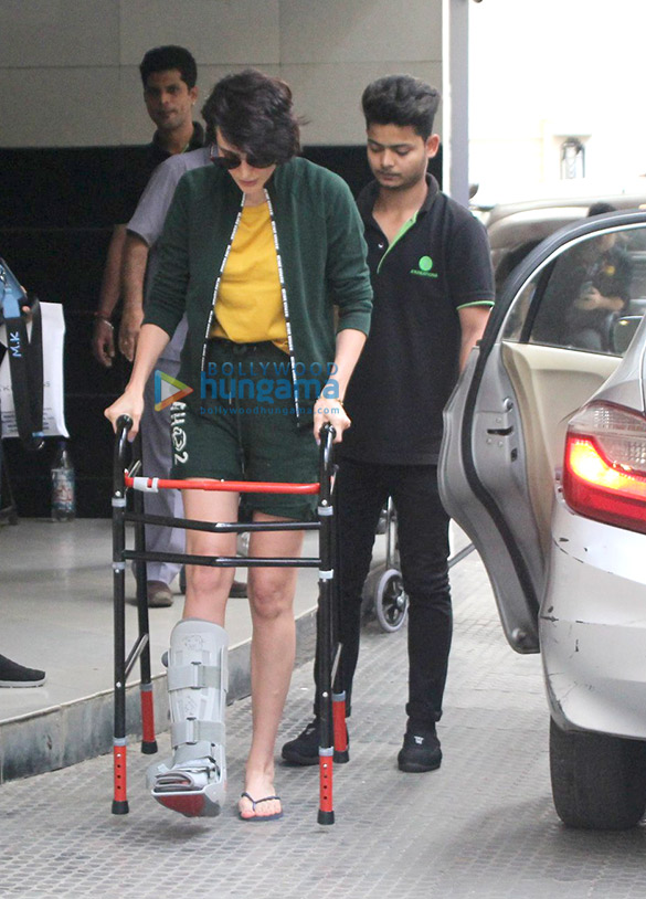 mandana karimi spotted at akreations salon in bandra 2