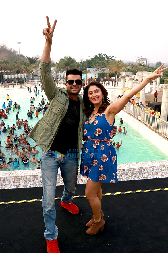 manish paul and manjari fadnis snapped promoting baa baaa black sheep at imagica 3