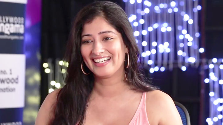Pornkissing - Niharica Raizada REVEALS About Her Tinder Dates, Porn, Kissing & Lot More  In This Fun Segment - Bollywood Hungama