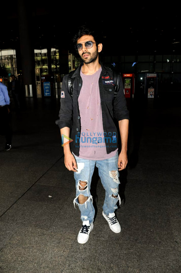 priyanka chopra rani mukerji and others snapped at the airport