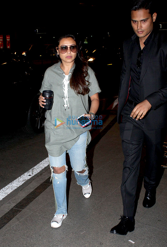 Rani Mukerji, Anushka Sharma and others snapped at the airport at night