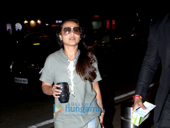 Rani Mukerji, Anushka Sharma and others snapped at the airport