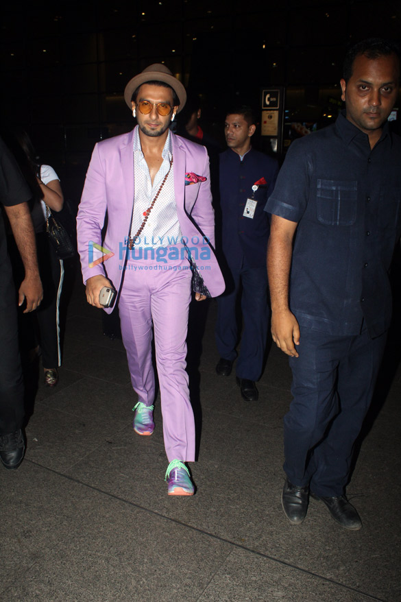 ranveer singh deepika padukone and others snapped at the airport4 2