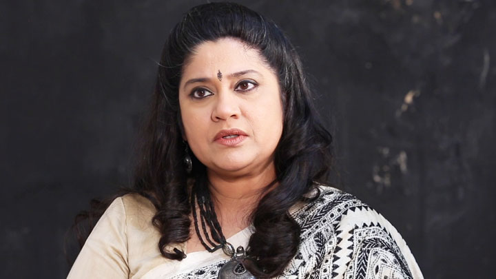 Renuka Shahane: “All Of Us Are Proud To Be INDIAN But…” | 3 Storeys | Surabhi Renuka Shahane: “All Of Us Are Proud To Be INDIAN But…” | 3 Storeys | Surabhi