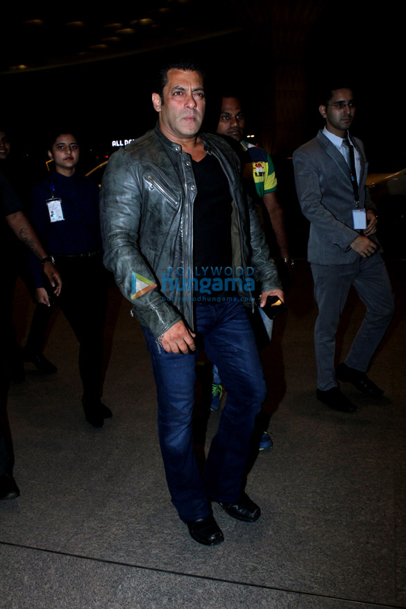 Salman Khan, Deepika Padukone and Rani Mukerji and others snapped at the airport