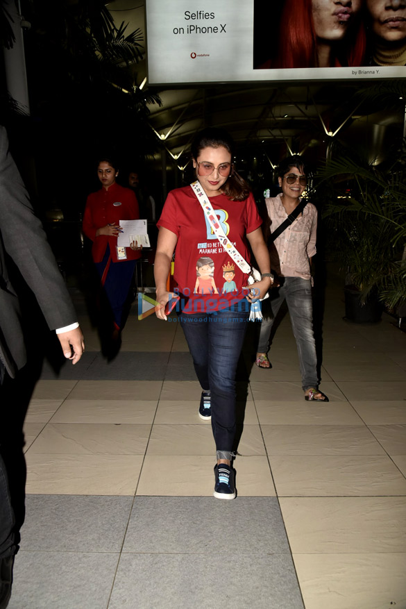 salman khan deepika padukone and rani mukerji and others snapped at the airport 3
