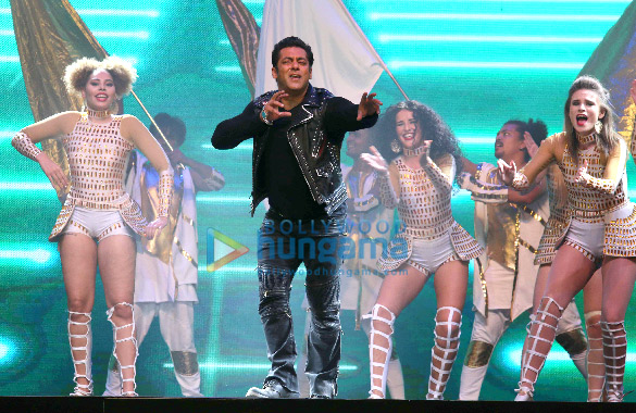 salman khan katrina kaif and others at da bangg the tour pune 9