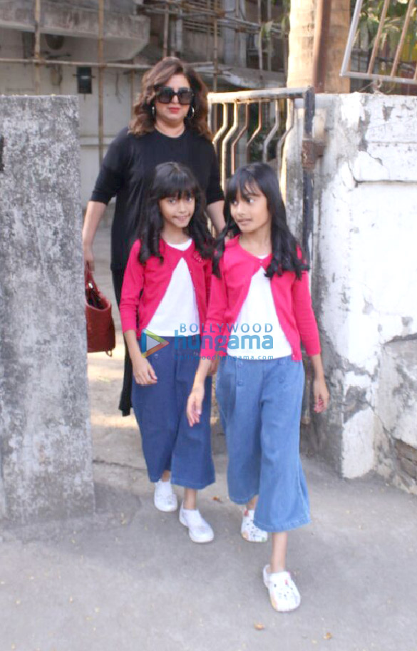shweta nanda and farah khan snapped outside kromakay salon in juhu 4