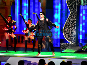Sidharth Malhotra, Kriti Sanon and Madhuri Dixit perform at Mumbai T20 opening ceremony