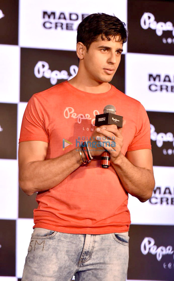 sidharth malhotra snapped at the launch of new collection of pepe jeans 1